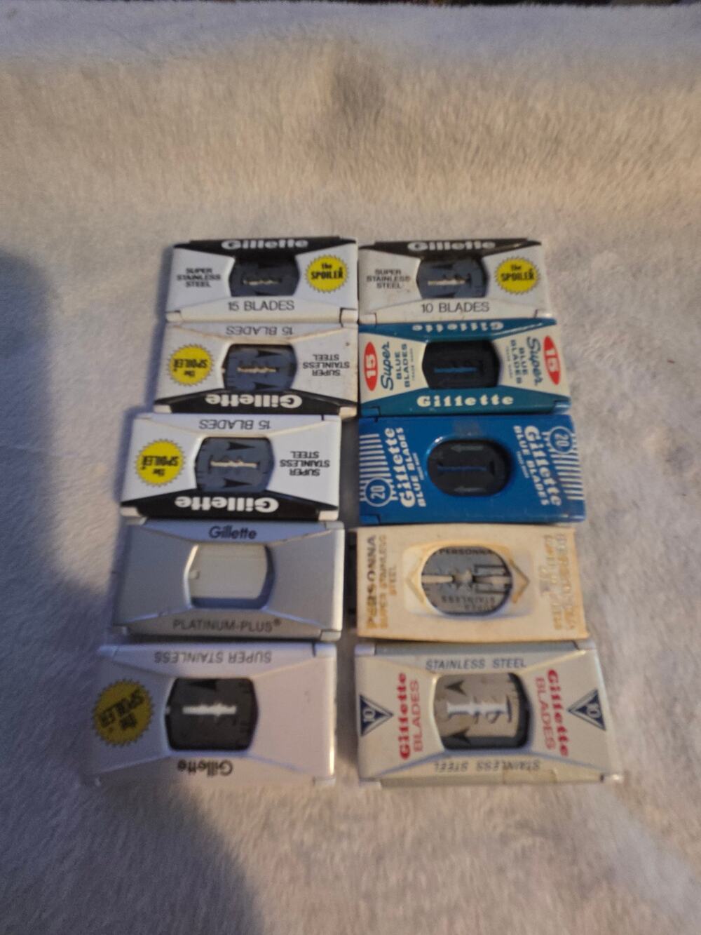 Mixed lot of straight / safey razor blades blades